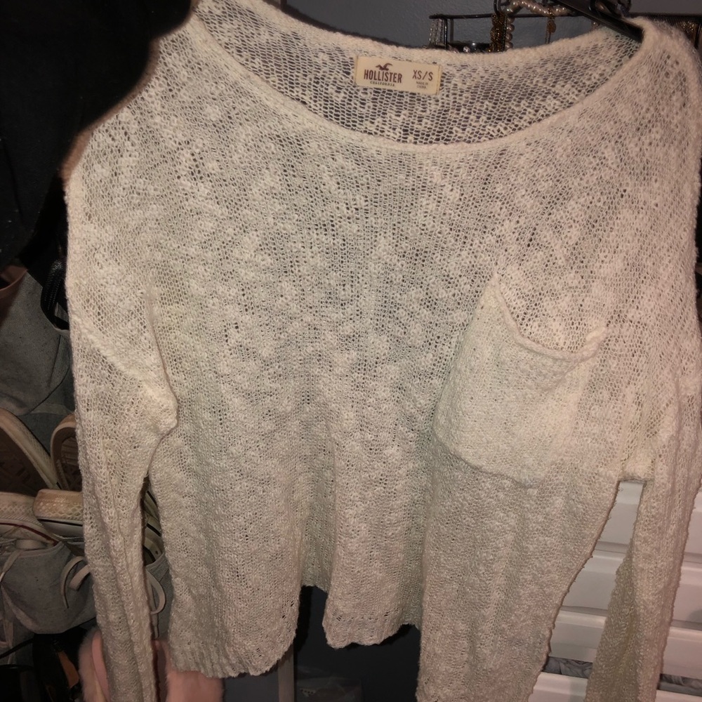 White hollister sweater